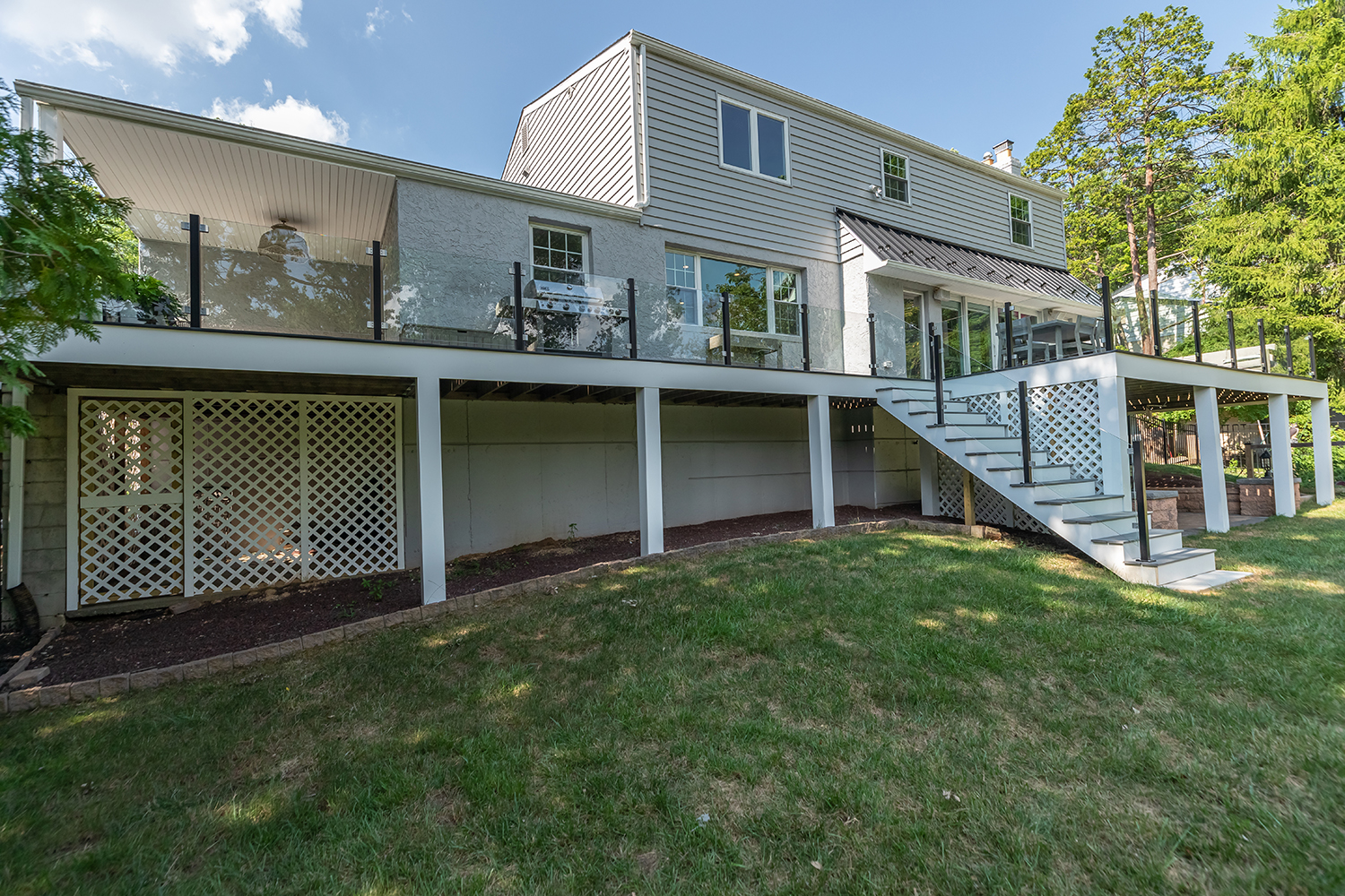 Glass Panel Deck with Stairs